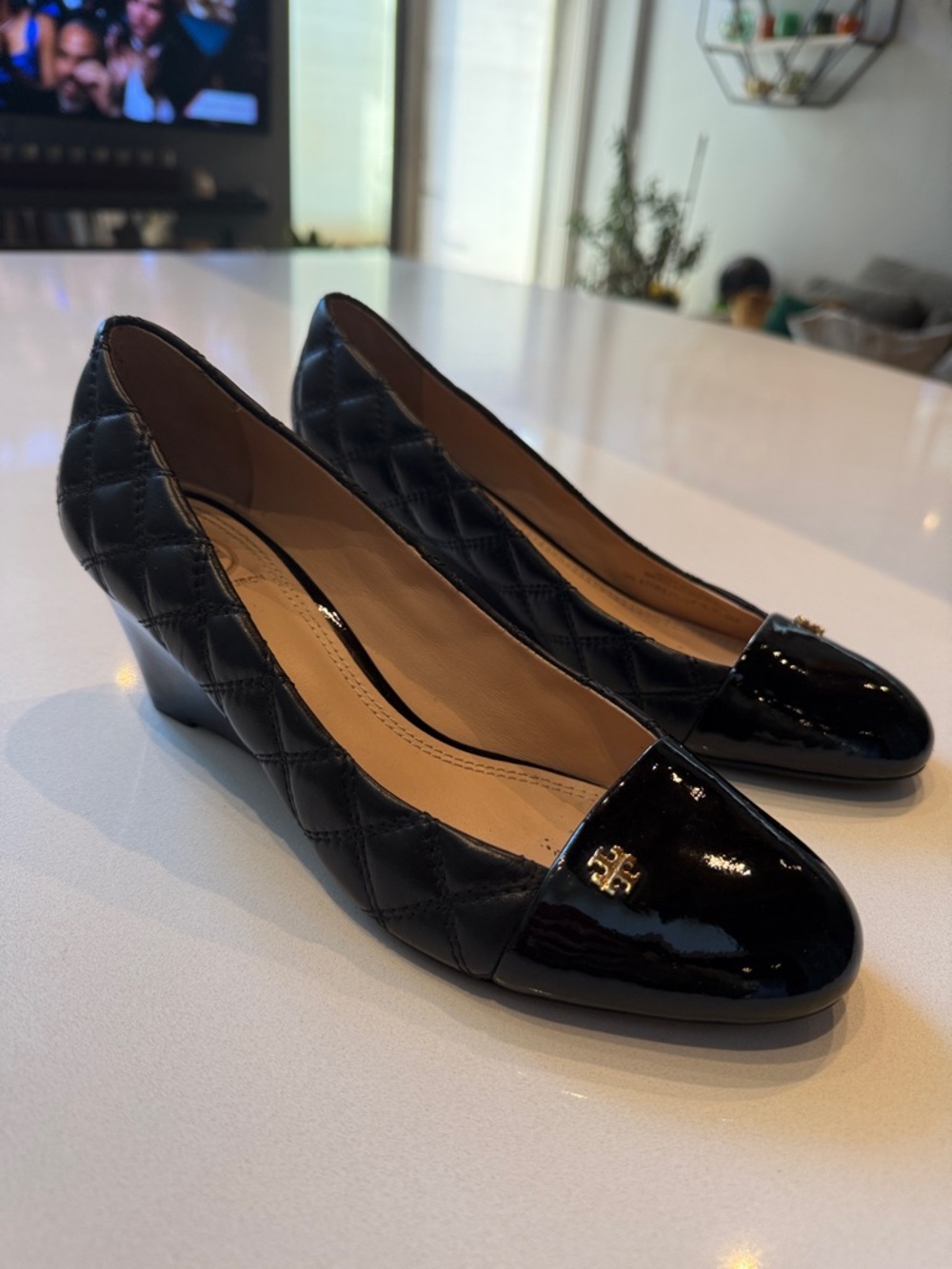 Tory Burch Black Quilted Leather Wedge Pumps with Gold Logo - Picture 2 of 11
